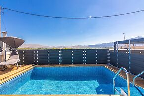 Thrapsano House at Iraklion Crete for up to 8 Persons