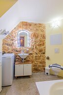 Thrapsano House at Iraklion Crete for up to 8 Persons