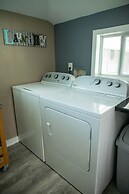 Family Home With Private Pool & Yard Only 24 Mi to Disney