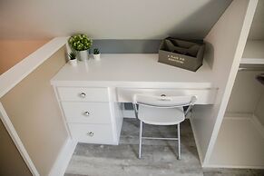 Family Home With Private Pool & Yard Only 24 Mi to Disney