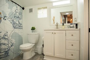 Family Home With Private Pool & Yard Only 24 Mi to Disney