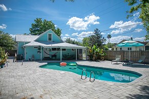 Family Home With Private Pool & Yard Only 24 Mi to Disney