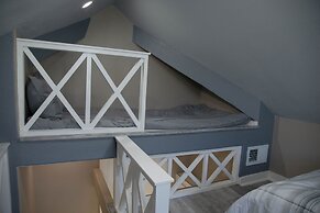 Family Home With Private Pool & Yard Only 24 Mi to Disney