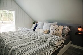 Family Home With Private Pool & Yard Only 24 Mi to Disney