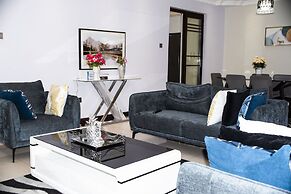 Lusaka Luxe - Your Private Oasis Awaits in the Heart of Zambia