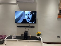 Lusaka Luxe - Your Private Oasis Awaits in the Heart of Zambia