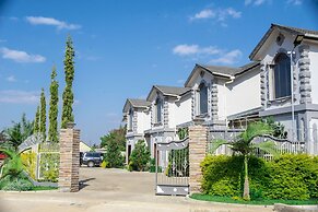 Lusaka Luxe - Your Private Oasis Awaits in the Heart of Zambia