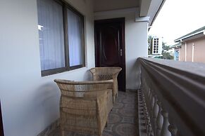 Lusaka Luxe - Your Private Oasis Awaits in the Heart of Zambia