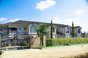 Lusaka Luxe - Your Private Oasis Awaits in the Heart of Zambia