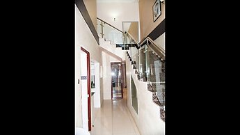 Lusaka Luxe - Your Private Oasis Awaits in the Heart of Zambia