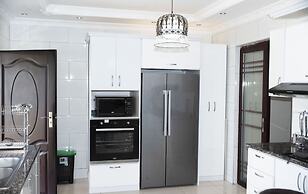 Lusaka Luxe - Your Private Oasis Awaits in the Heart of Zambia