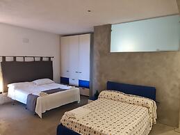 Burdi House Apartment Surrounded by Greenery and Tranquility Near the 