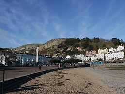 Gerrard House Apartment