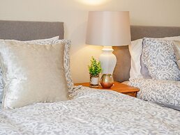 Gerrard House Apartment