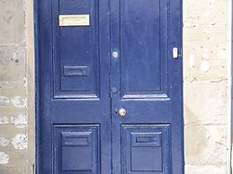 Gerrard House Apartment