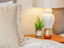 Gerrard House Apartment