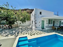 Siesta Villas, Cycladic Elegance With Castle View