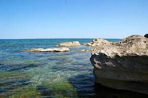 AZNEFT SEASIDE  DELUXE APARTMENT