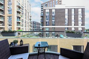 Modern Apartment w/ Balcony by MSS