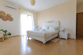 Blue Sky Villa in Crete