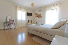 Blue Sky Villa in Crete