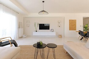 Blue Sky Villa in Crete