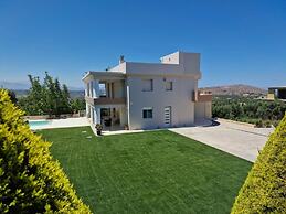 Blue Sky Villa in Crete