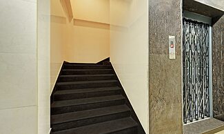 Itsy Hotels Sri Sai Grand Inn