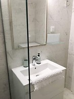 A Stroll to the Acropolis Athenian Homes