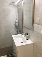 A Stroll to the Acropolis Athenian Homes