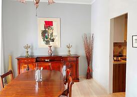 A Stroll to the Acropolis Athenian Homes