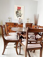 A Stroll to the Acropolis Athenian Homes