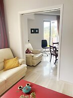 A Stroll to the Acropolis Athenian Homes