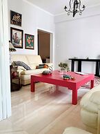 A Stroll to the Acropolis Athenian Homes