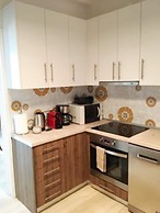 A Stroll to the Acropolis Athenian Homes