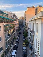 A Stroll to the Acropolis Athenian Homes