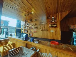 OLYMPUS HOTEL & SUITES