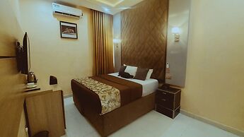 OLYMPUS HOTEL & SUITES