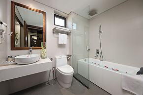 The Sail Hotel - My Khe Beach