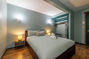 Golden Mountain View Suites