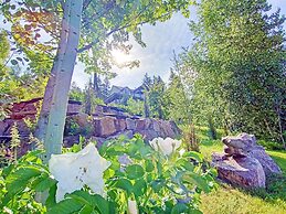 Golden Mountain View Suites