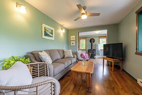 Golden Mountain View Suites