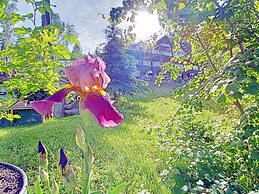 Golden Mountain View Suites