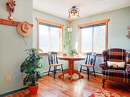 Golden Mountain View Suites