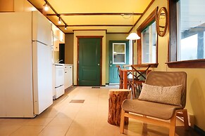 Golden Mountain View Suites