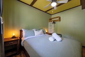 Golden Mountain View Suites