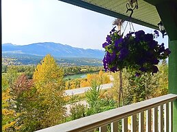 Golden Mountain View Suites
