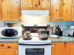 Golden Mountain View Suites