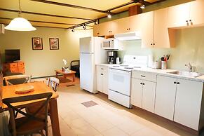 Golden Mountain View Suites