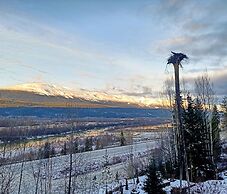 Golden Mountain View Suites